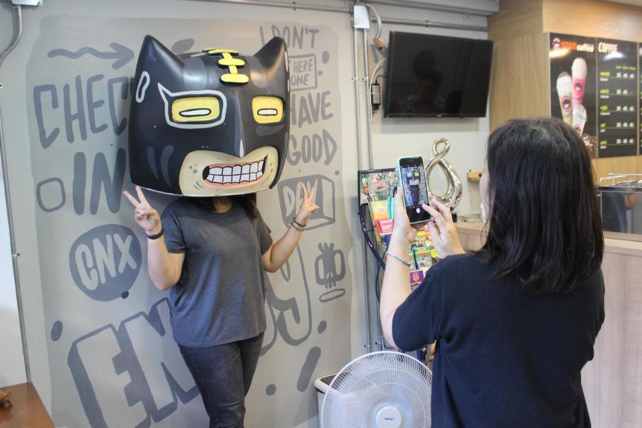 Enjoy House Hostel Chiang Mai Buitenkant foto