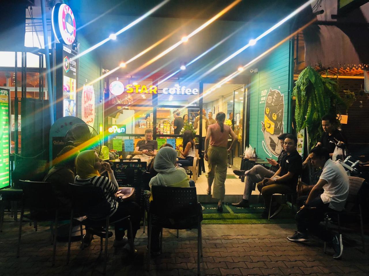 Enjoy House Hostel Chiang Mai Buitenkant foto