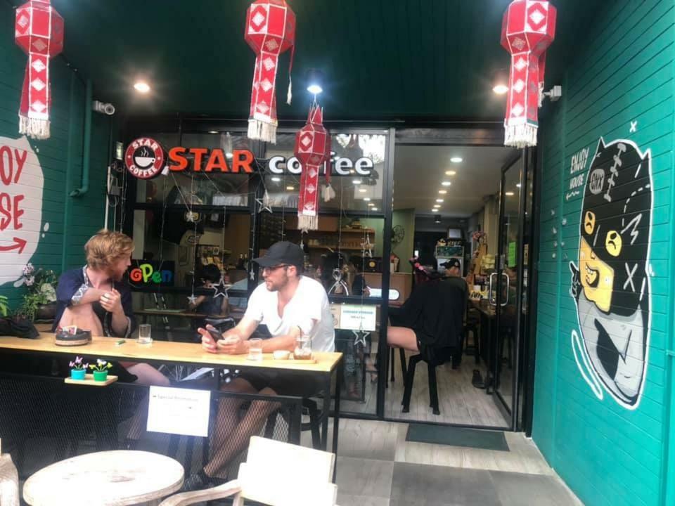 Enjoy House Hostel Chiang Mai Buitenkant foto