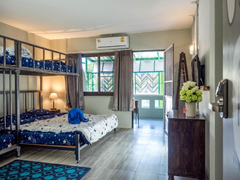 Enjoy House Hostel Chiang Mai Buitenkant foto
